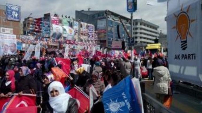 Başbakan Erdoğan, Van Mitingine Kısık Sesle &Ccedil;ıktı