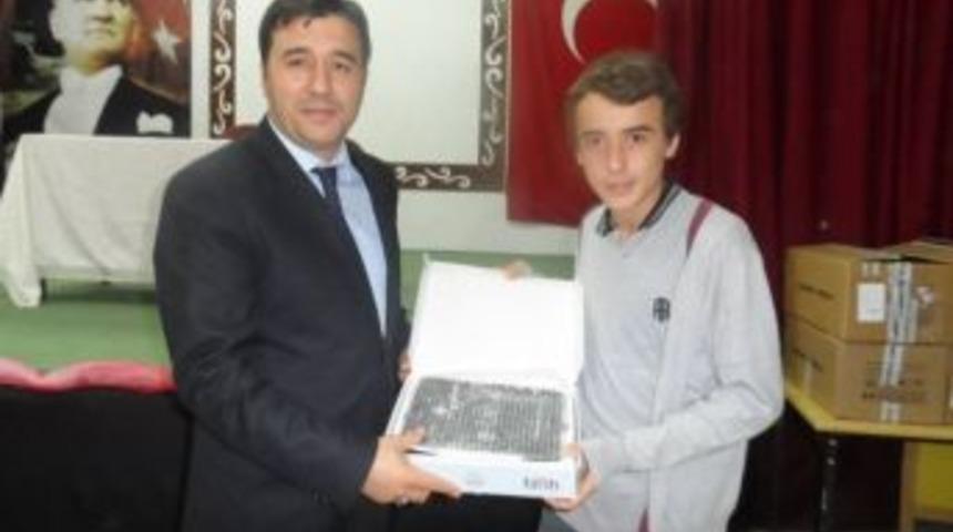 Alaplı&rsquo;da &Ouml;ğrenci Ve &Ouml;ğretmenlere Tablet Bilgisayar