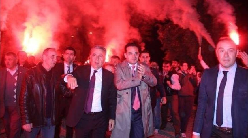 Chpli Atila'ya &Ccedil;amdibi'nde Sevgi Seli