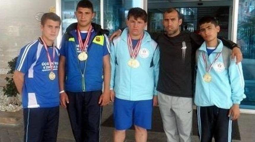 &Ouml;zel Sporcular Antalya&rsquo;dan Madalyalarla D&ouml;nd&uuml;