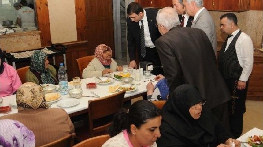 Gso&rsquo;dan Yaşlılara Moral Yemeği