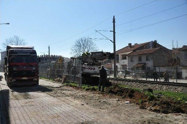 Çarşı Mahalleye Tren Yolu Yaya Alt Geçidi Yapımı Başlıyor