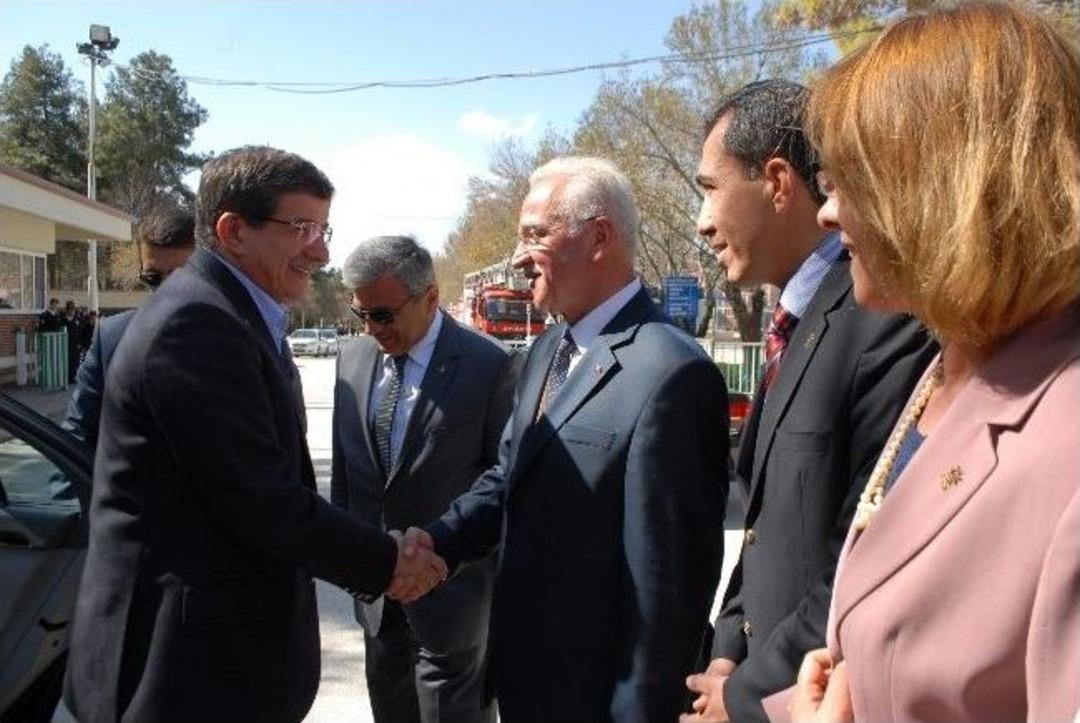 Bakan Davutoğlu Burdur&rsquo;da