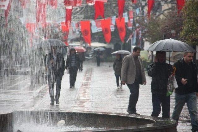 Edirne'de Sağanak