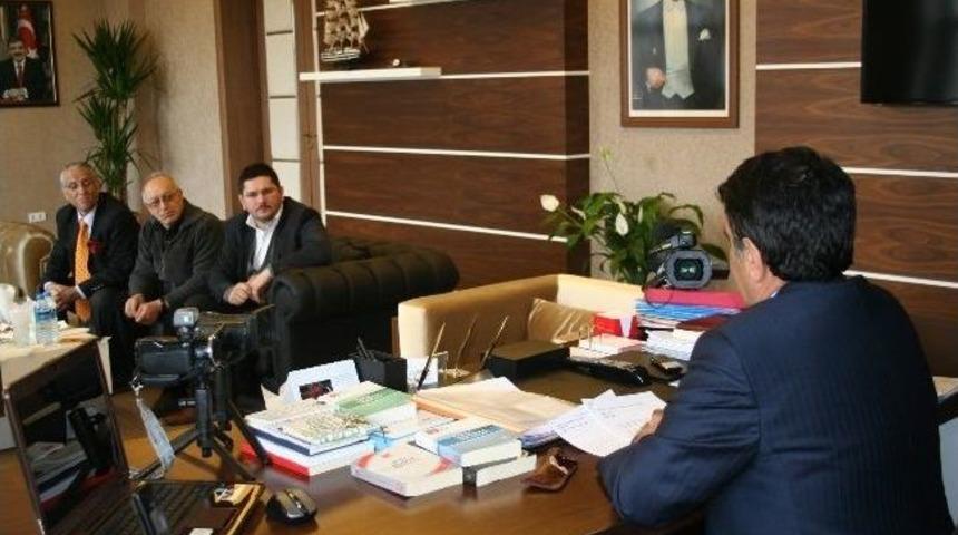 Kars Belediye Başkanı Nevzat Bozkuş, Basın Toplantısı D&uuml;zenledi