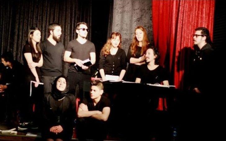 Gözleri Kapalı Tiyatro Oyunu Dinlediler G2