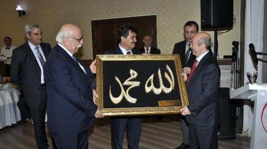 Eesob'dan Eski Maliye Bakanı Kemal Unakıtan Onuruna Yemek