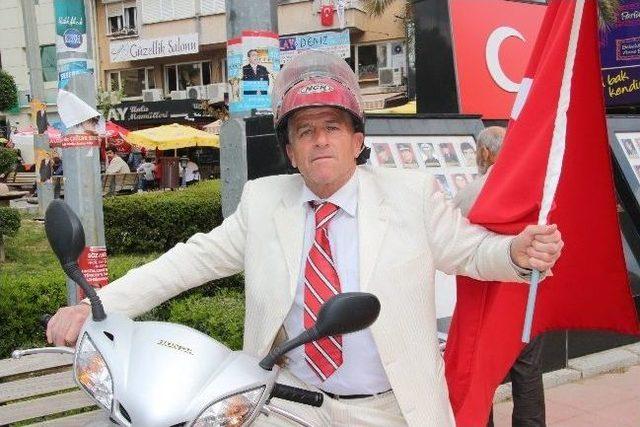 Bağımsız Aday Motosiklet Üzerinde Seçim Çalışmalarını Sürdürüyor