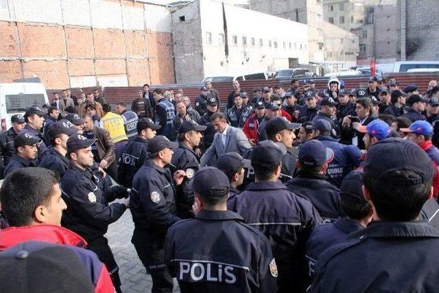 Başbakan’ın Mitinginden Dönenlere Saldırı