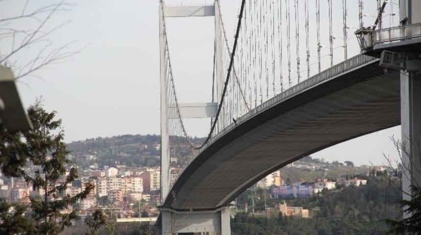 İntihar Girişimi Ve Ş&uuml;pheli Paket K&ouml;pr&uuml; Trafiğini Vurdu