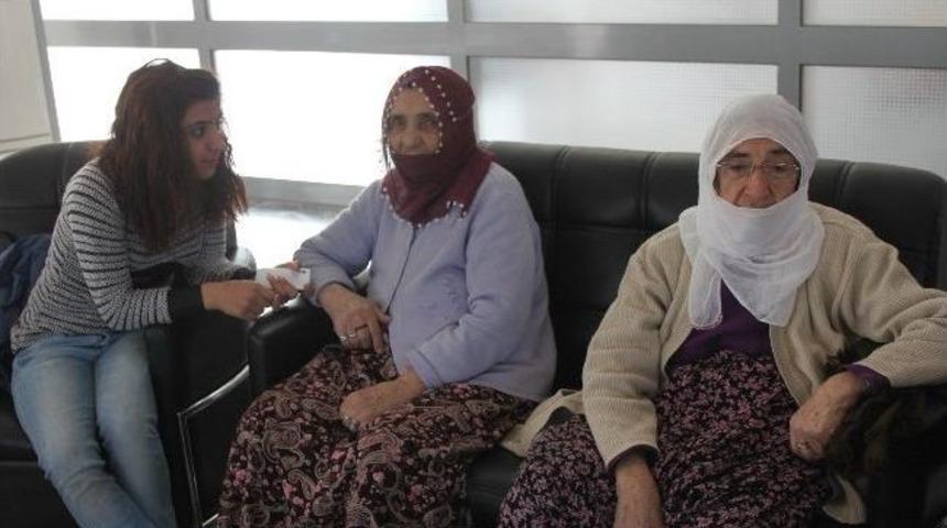 Fırat &Uuml;niversitesi &Ouml;ğrencilerinden Yaşlılara Ziyaret