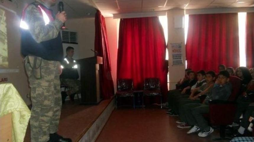 Jandarmadan &Ouml;ğrencilere &lsquo;afet&rsquo; Semineri