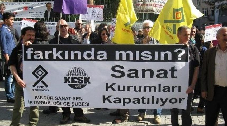 Tiyatrocular, D&uuml;nya Tiyatro G&uuml;n&uuml;'nde Beyoğlu'nda Eylem Yaptı