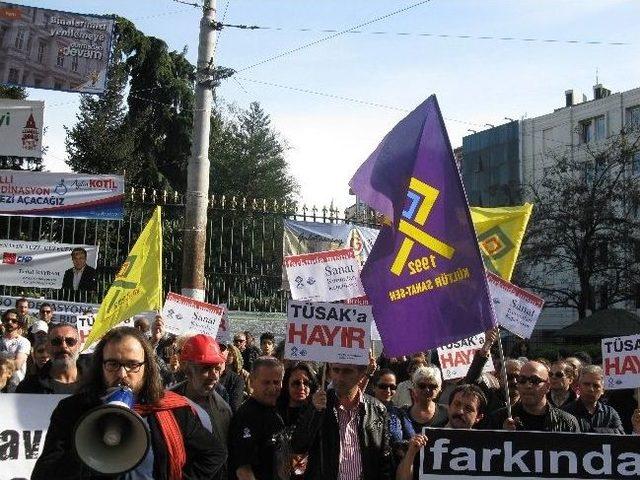 Tiyatrocular, Dünya Tiyatro Günü'nde Beyoğlu'nda Eylem Yaptı