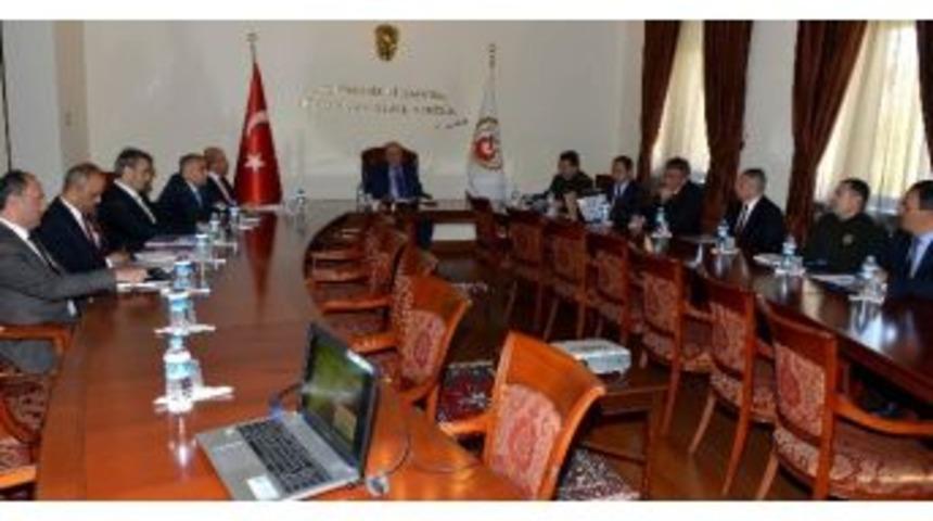 Vali &Ouml;zt&uuml;rk Başkanlığında Se&ccedil;im G&uuml;venliği Toplantısı Yapıldı