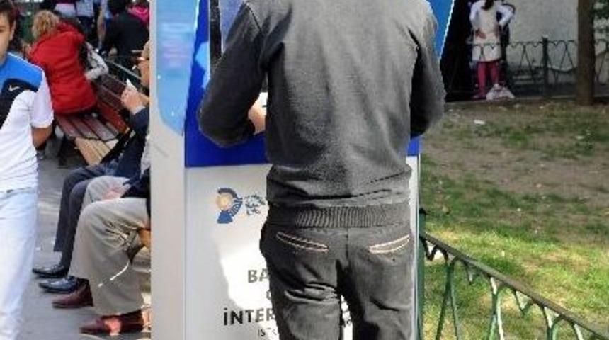 Bağcılar&rsquo;da Bir Yıldır &Uuml;cretsiz İnternet Hizmeti Veriliyor