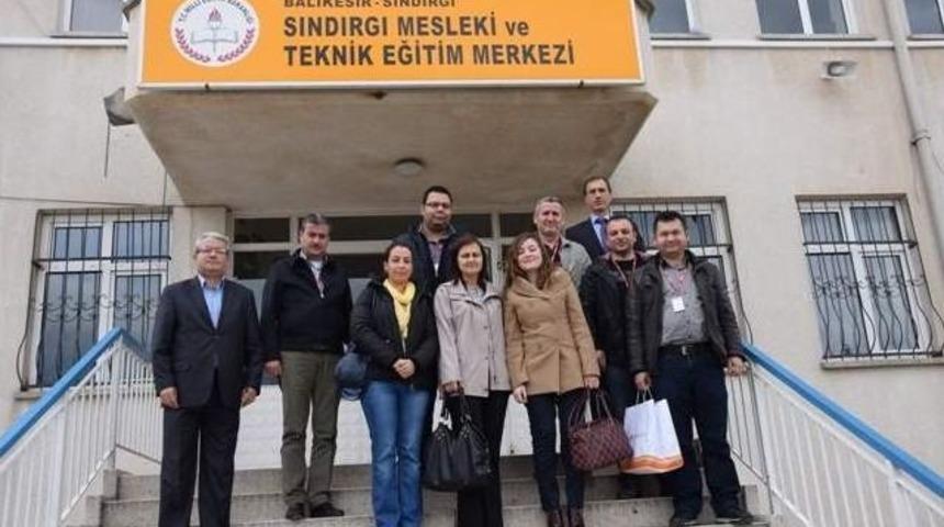 Vestel Ekipleri Sındırgı'da Saha Çalışması Yaptı