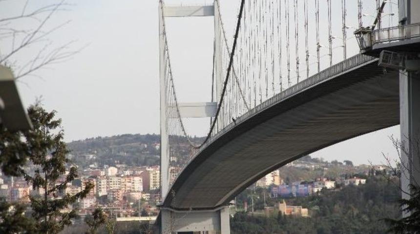 Boşandığı Eşi Affetmeyince K&ouml;pr&uuml;de İntihara Kalkıştı