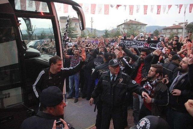 Beşiktaş’a Karabük'te Coşkulu Karşılama