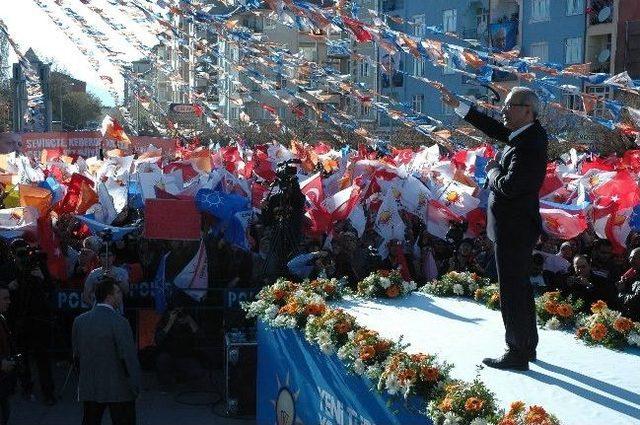 Bakan Elvan, Karaman'da Halka Seslendi