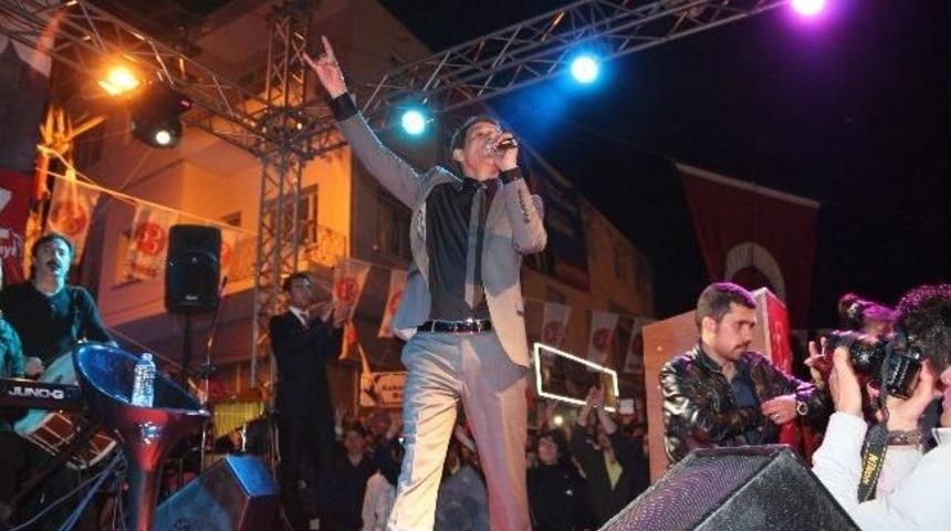 Mutlular Mustafa Yıldızdoğan Konseriyle Coştu