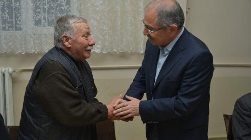 Vali Yaman&rsquo;dan Huzurevi&rsquo;ne Ziyaret