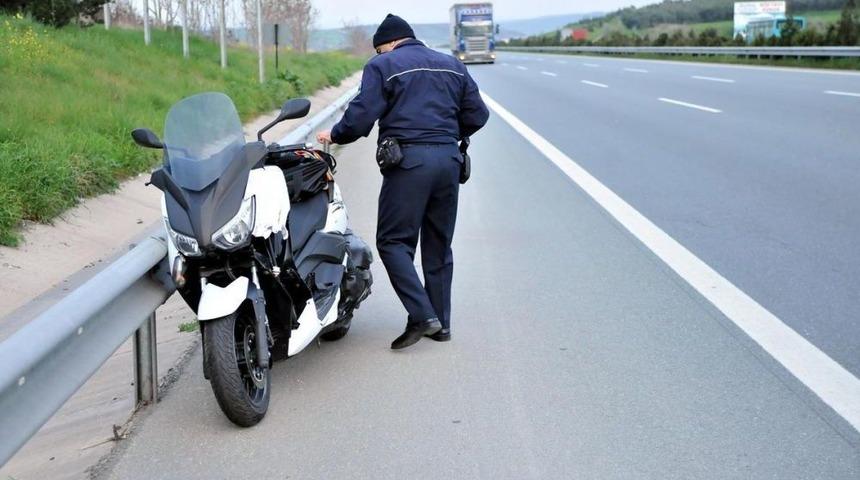 Bursa'da Motosiklet Devrildi: 1 &Ouml;l&uuml;