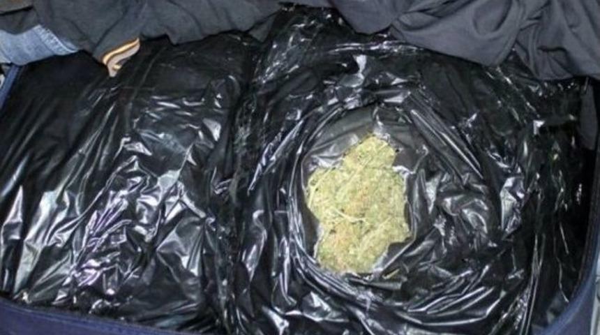 Uyuşturucu Sevkiyatı Trafik Polislerine Takıldı