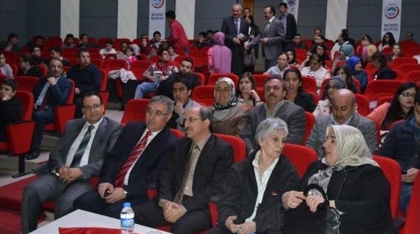 K&uuml;lt&uuml;r Eyvanı Derneğinden &lsquo;torunun G&ouml;z&uuml;yle Mehmet Akif Ersoy&rsquo; Konulu Konferans