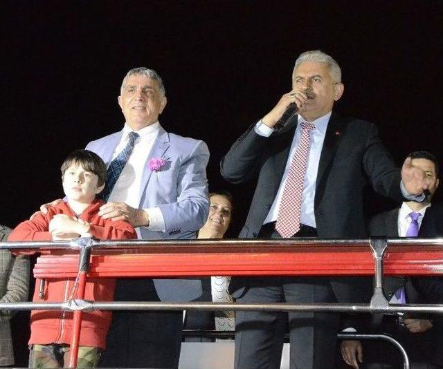 Kalkan'dan Karabağlar'da Zafer Kutlaması Gibi Miting