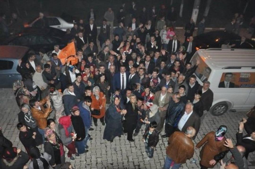 Ak Parti Ak&ccedil;akoca Belediye Başkan Adayı Yemenici'nin Kahve Toplantıları Ş&ouml;len Havasında Ger&ccedil;ekleşiyor