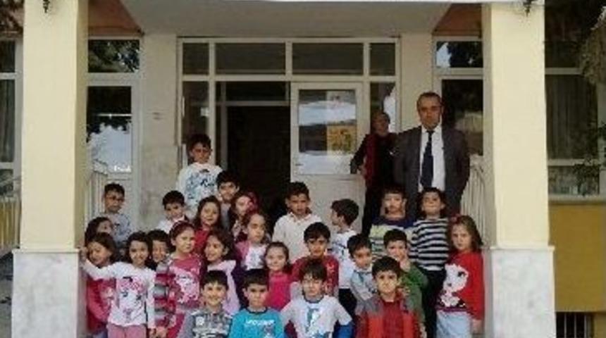 Minik &Ouml;ğrenciler Huzurevini Ziyaret Etti