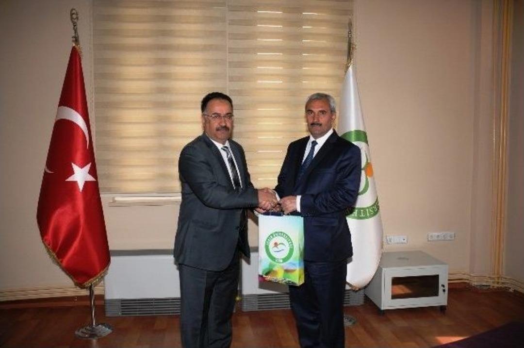 Nahcivanlı Rekt&ouml;rden Iğdır &Uuml;niversitesi&rsquo;ne Ziyaret