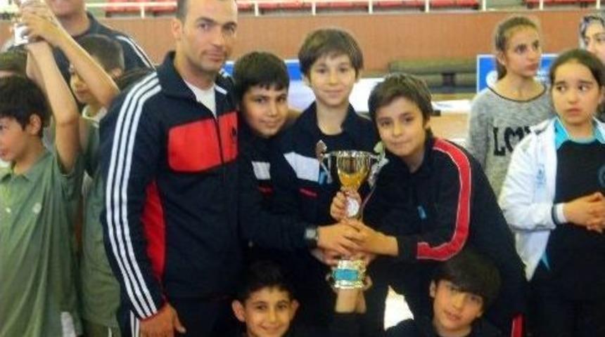 &Ouml;zel Sanko K&uuml;&ccedil;&uuml;k Erkek Takımı, Masatenisinde Şampiyon Oldu