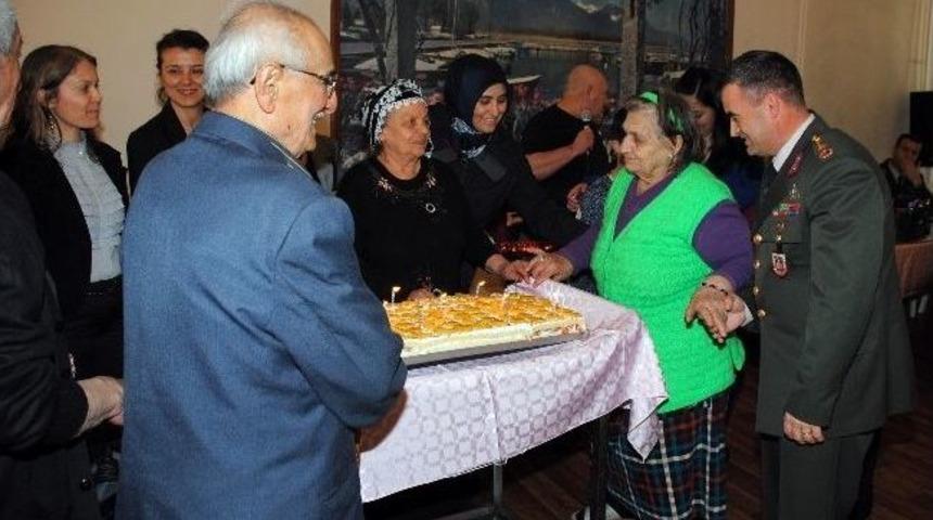 Jandarma&rsquo;dan Huzurevine Ziyaret