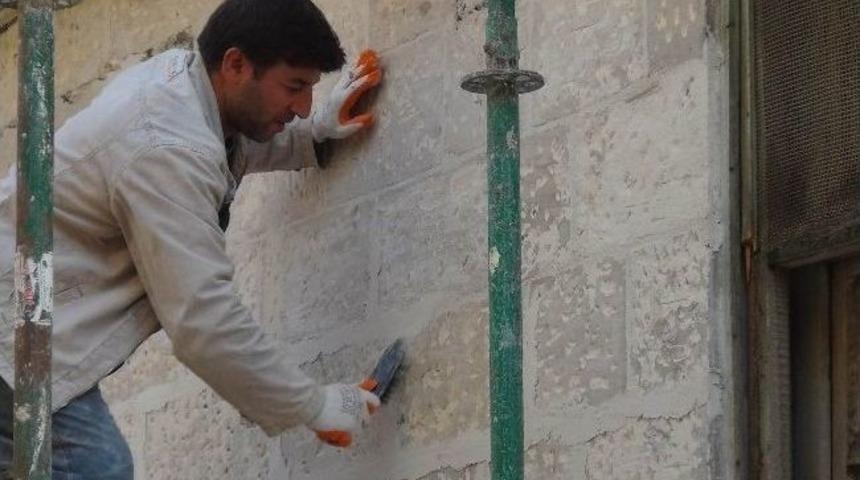 Tarihi Şanlıurfa Evlerinin Dış Cepheleri Yenileniyor