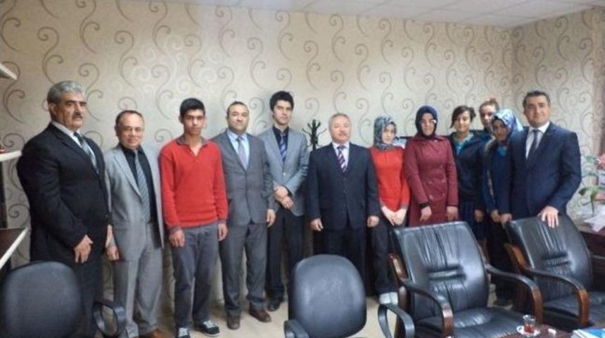 &Ouml;ğrencilerden Kaymakam &Ccedil;ınar&rsquo;a Teşekk&uuml;r Ziyareti