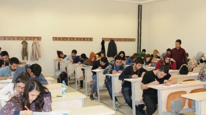 Erasmus+ &Ouml;ğrenci Hareketliliği Yabancı Dil Sınavı Yapıldı