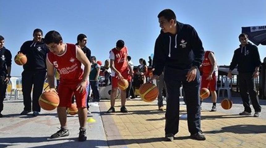 Zi&ccedil;ev'den U&ccedil;urtma Şenliği