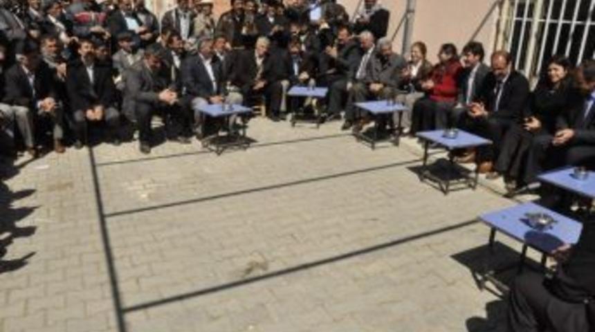 Bdp&rsquo;li Adaylardan Hayvan Pazarı Esnafına Ziyaret