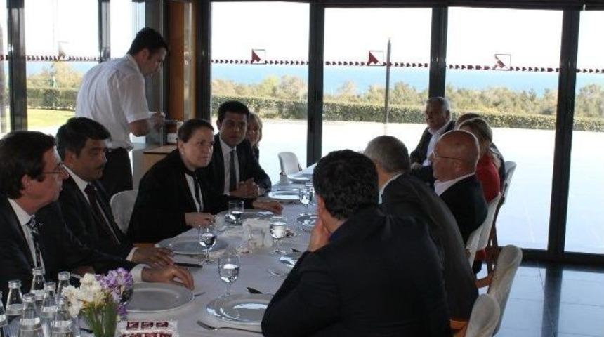 Antalya&rsquo;da S&uuml;rpriz Buluşma