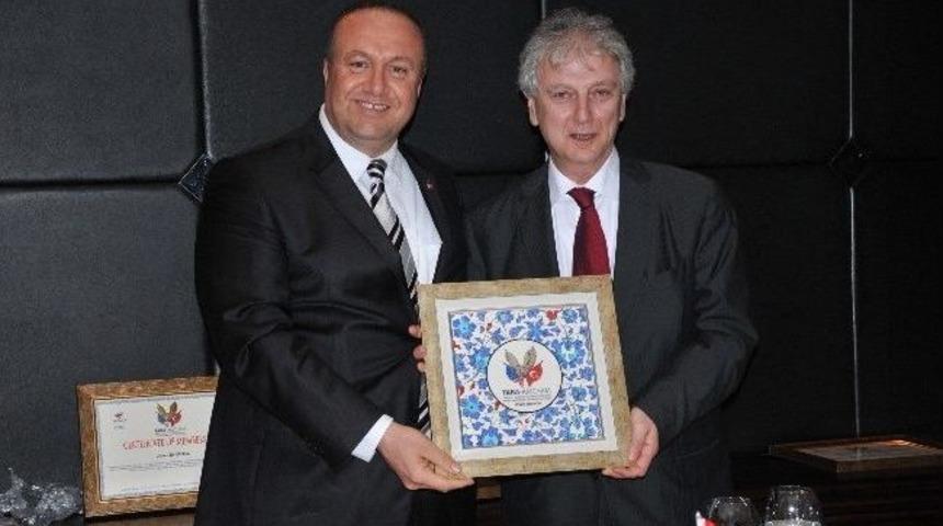 Taba&rsquo;dan Yorgancılar Ve Esen&rsquo;e Plaket