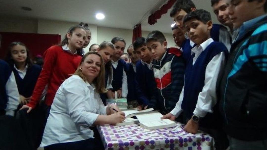 Kitap Yazarı Nesrin Aydın Erdem &Ouml;ğrencilerle Buluştu