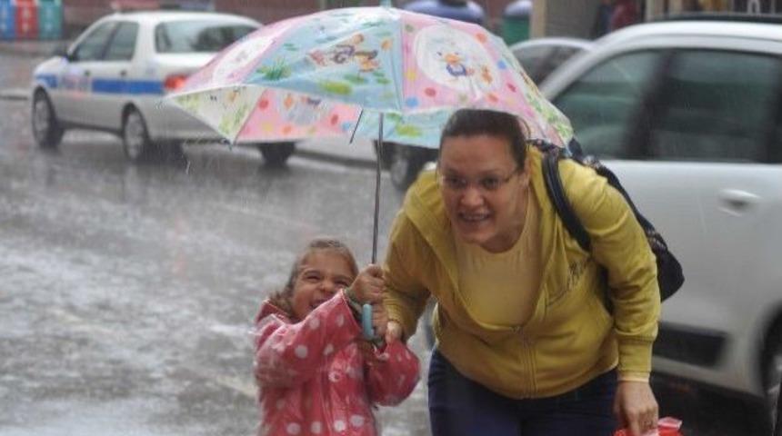 Balıkesir'de Dolu Ve Sanak Yağış