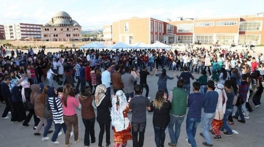 Down Sendromlu &Ccedil;ocuklar Yararına Kermes D&uuml;zenlendi