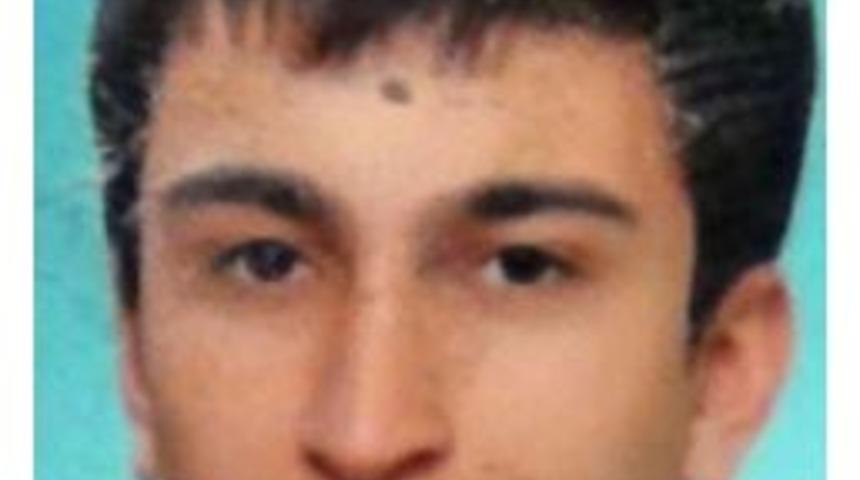 &Uuml;niversiteli Gencin Sır &Ouml;l&uuml;m&uuml;