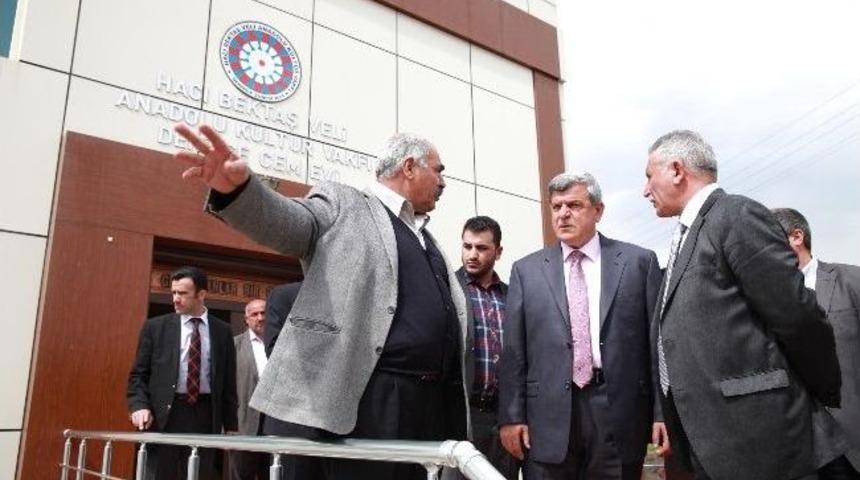 Başkan Karaosmanoğlu'ndan Cemevine Ziyaret