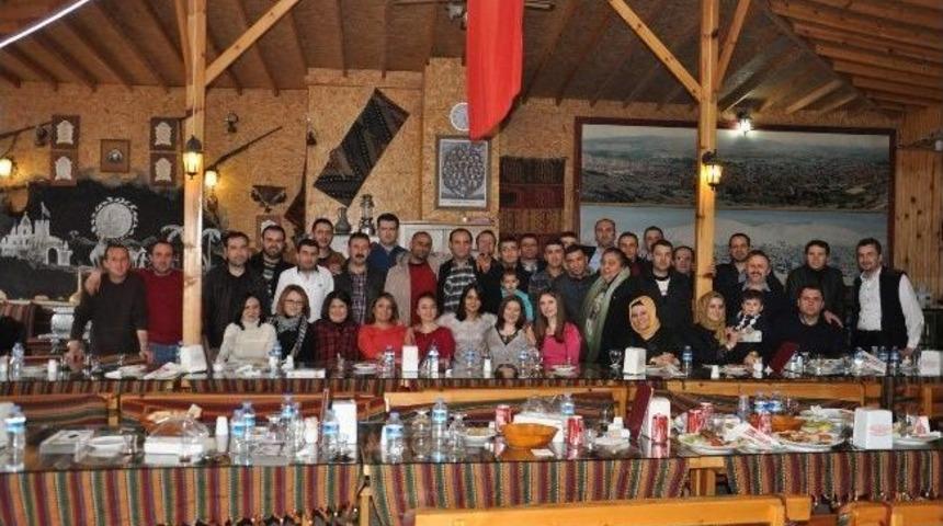 Yıllar Sonra Hasret Giderdiler