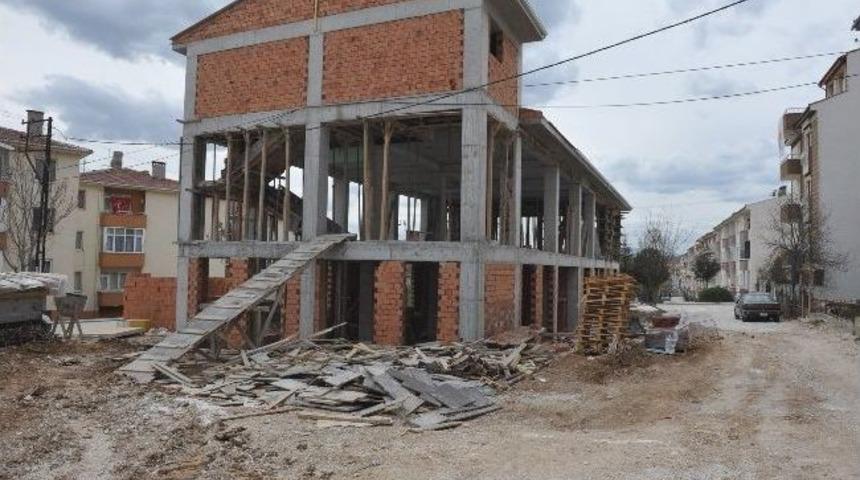 Yeni Mahalle Konağı Yapım &Ccedil;alışmaları S&uuml;r&uuml;yor