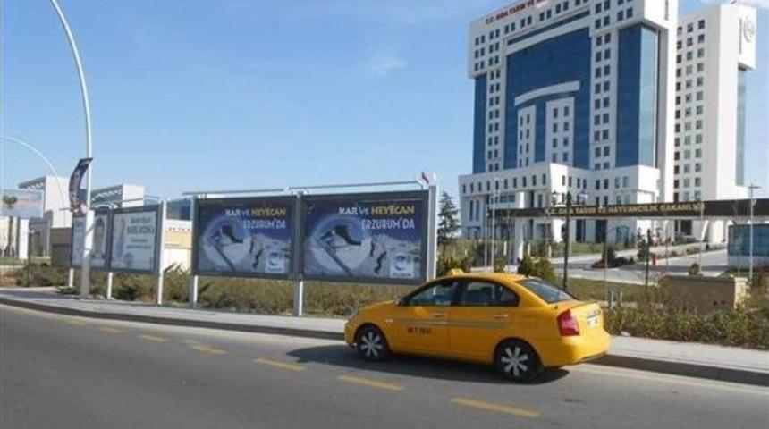 Ankara'da Bilboardlar Erzurum İle Renklendi